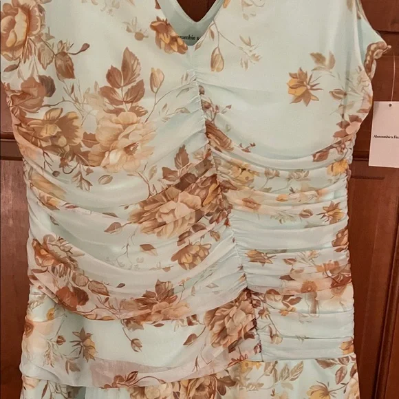 Abercrombie & Fitch Mint and Beige Floral V-Neck Mini Dress - Picture 4 of 6